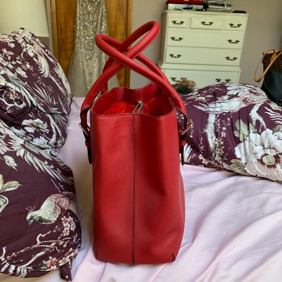 Cove Street Ariel by Kate Spade - Picture 3 of 6